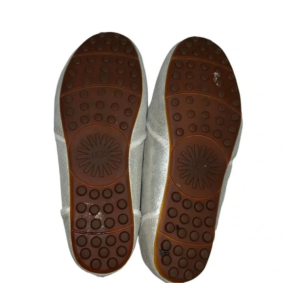 UGG HAILEY METALLIC PLATINUM GOLD SLIPPERS 
SIZE 9 - Picture 5 of 6